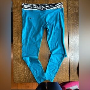 8 pair of leggings 

Under armour , Nike, gap, forever 21, addidas, lululemon